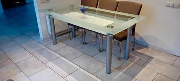 Eettafel glas beschikbaar voor biedingen
