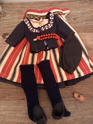 Vintage set klederdracht poppen kleertjes jaren 50 beschikbaar voor biedingen