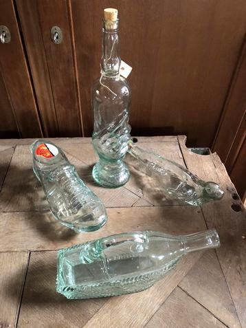 Drank bad- drankflessen in bijzondere vormen beschikbaar voor biedingen