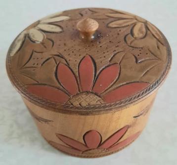 Amsterdamse school dekseldoos (batik stijl) beschikbaar voor biedingen