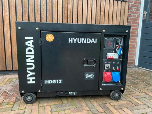 Hyundai HDG12 generator, Doe-het-zelf en Verbouw, Aggregaten, Zo goed als nieuw, Dieselolie, 5 tot 10 kVA, Elektrisch startend