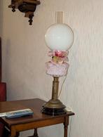Antieke olielamp met roze reservoir, Antiek en Kunst, Antiek | Lampen, Ophalen