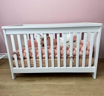 Complete baby kamer zo goed als nieuw beschikbaar voor biedingen