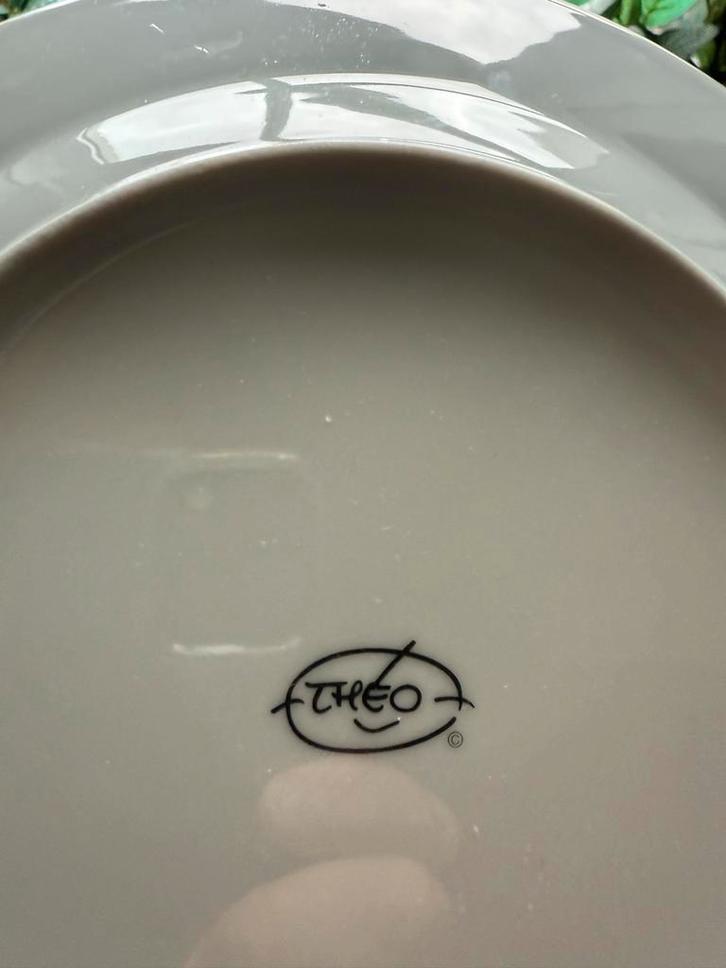 5 Theo "Aan Tafel" borden - Vrolijk & Kleurrijk, Huis en Inrichting, Keuken | Servies, Gebruikt, Bord(en), Overige stijlen, Keramiek