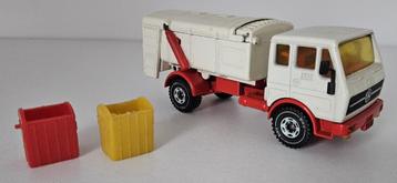Siku 2511 Mercedes 2232 Vuilniswagen met containers beschikbaar voor biedingen