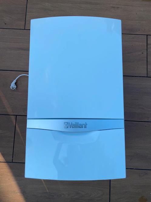 Vaillant ecoTEC plus cv-ketel met actoStor 25 ltr. boiler, Doe-het-zelf en Verbouw, Verwarming en Radiatoren, Zo goed als nieuw