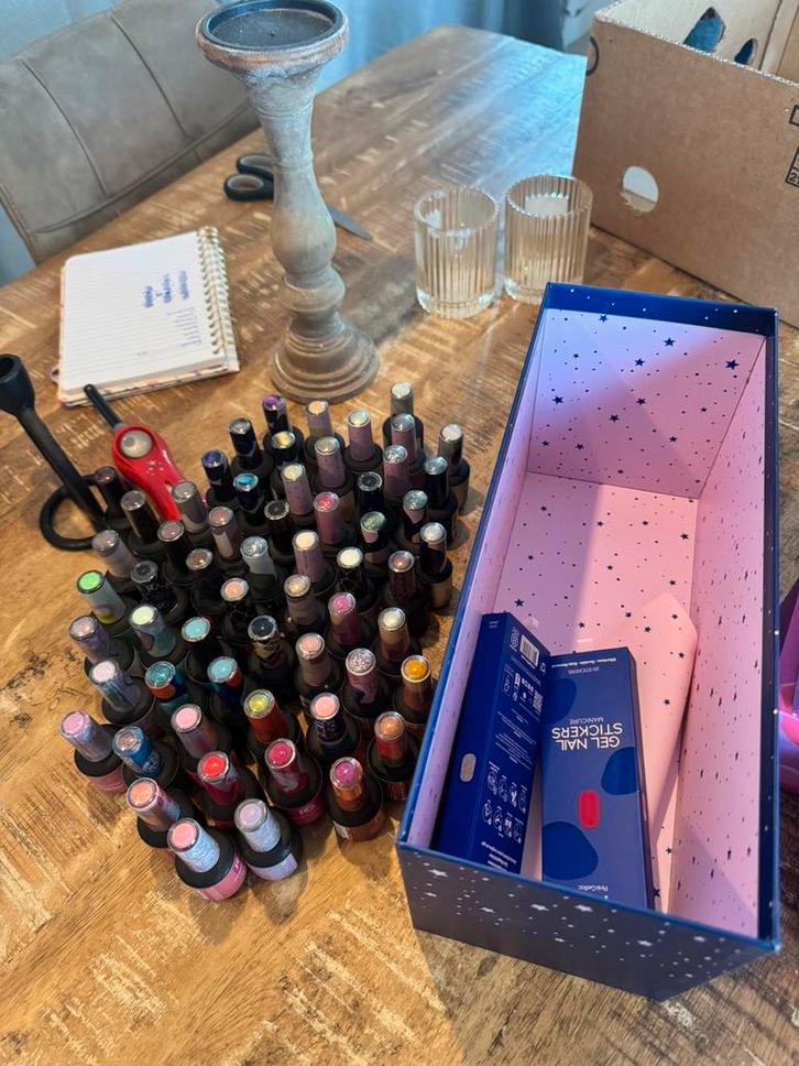 Collectie Pink Gellac 58 lakjes limited edition, Sieraden, Tassen en Uiterlijk, Uiterlijk | Cosmetica en Make-up, Zo goed als nieuw