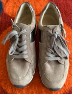 Bruine Durea suède sneakers maat 41, Ophalen of Verzenden, Gedragen, Bruin, Sneakers of Gympen