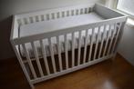 Babybed met ombouw Peuterbed, Commode, Plank met 3 haakjes, Ophalen, Zo goed als nieuw, Jongetje of Meisje