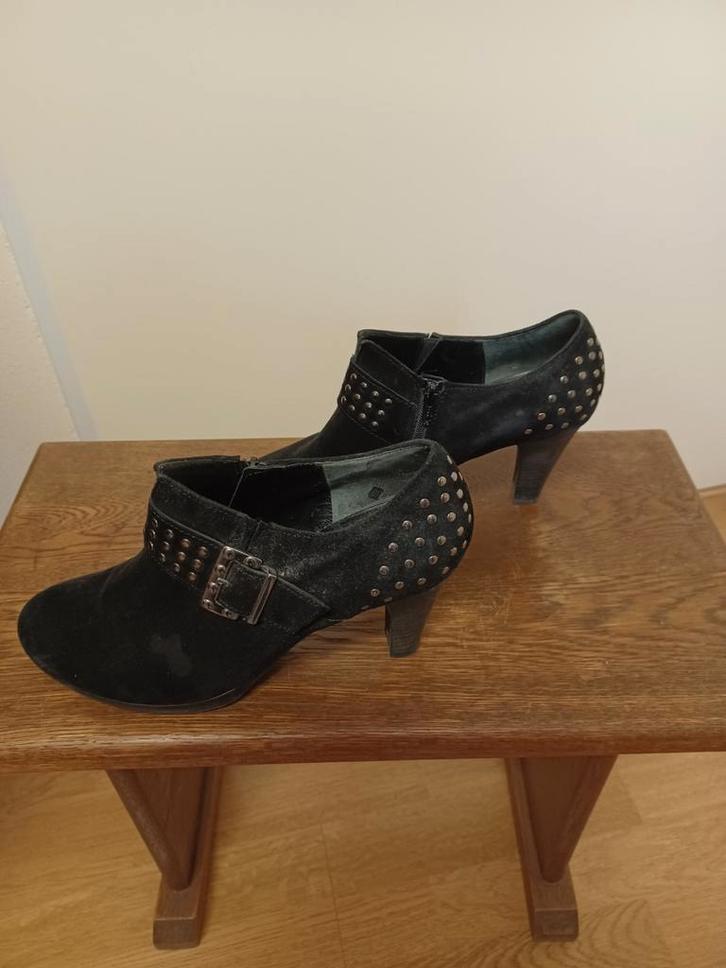 Gabor Suède Pumps Maat 40 - Zo Goed Als Nieuw, Kleding | Dames, Schoenen, Zo goed als nieuw, Pumps, Zwart, Ophalen of Verzenden