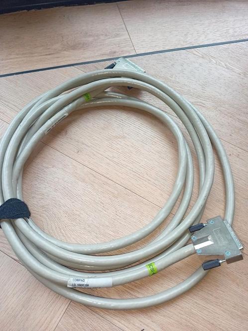COMPAQ ORIGINALS 349388-001 DIFFERENTIAL SCSI CABLE 5 METER, Computers en Software, Pc- en Netwerkkabels, Zo goed als nieuw, Ophalen of Verzenden