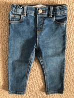 Nieuw baby spijkerbroekje maat 86 "Zara" (nooit gedragen), Broekje, Meisje, Nieuw, Ophalen of Verzenden