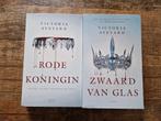 Boeken victoria aveyard rode koningin zwaard van glas 1 2, Boeken, Fantasy, Ophalen of Verzenden, Zo goed als nieuw