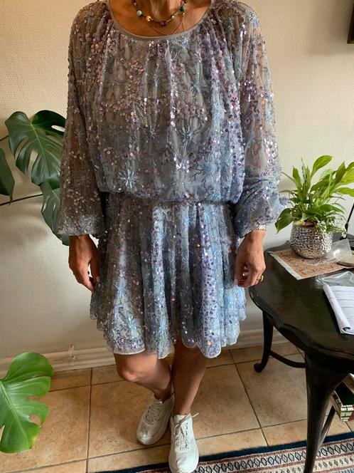 OASIS  EDITIE prachtige jurk.Mer lovertjes /kant en glitter, Kleding | Dames, Gelegenheidskleding, Zo goed als nieuw, Maat 38/40 (M)