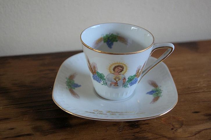 Communie kop en schotel, religie, Verzamelen, Religie, Zo goed als nieuw, Ophalen