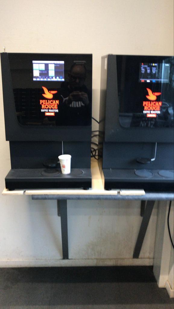 Professionele Koffie/Espresso/Bonen Automaat, Witgoed en Apparatuur, Koffiemachine-accessoires, Gebruikt, Ophalen of Verzenden