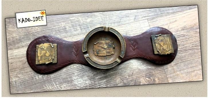 Leren armleuning messing asbak  – 39 cm, Verzamelen, Rookartikelen, Aanstekers en Luciferdoosjes, Zo goed als nieuw, Asbak, Ophalen of Verzenden