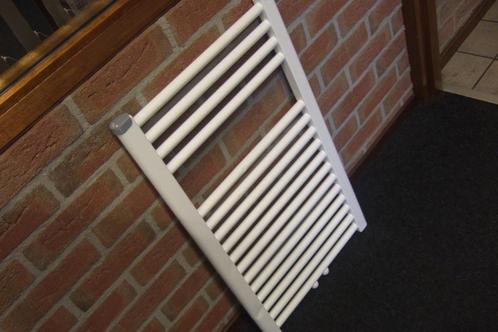 Designradiator wit 800 x 450 mm, Hobby en Vrije tijd, Overige Hobby en Vrije tijd, Nieuw, Ophalen