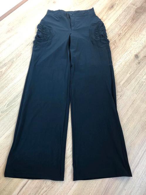 Cassiopee zwarte travelstof broek stretch s, Kleding | Dames, Broeken en Pantalons, Zo goed als nieuw, Maat 36 (S), Zwart, Lang