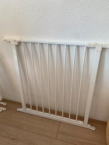 Baby Dan Flex traphek deur en hekjes beschikbaar voor biedingen