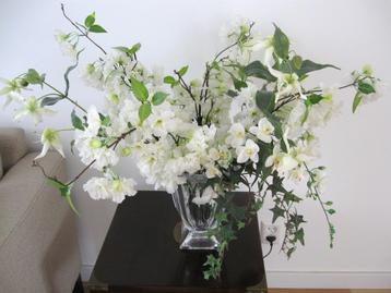 Pracgte mooie witte zijden kunst bloemen zie foto's beschikbaar voor biedingen