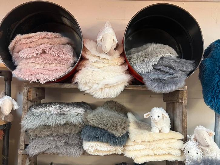 Schapenvachtjes 2 STUKS rond / vierkant  op maat mogelijk, Huis en Inrichting, Woonaccessoires | Plaids en Woondekens, Gebruikt