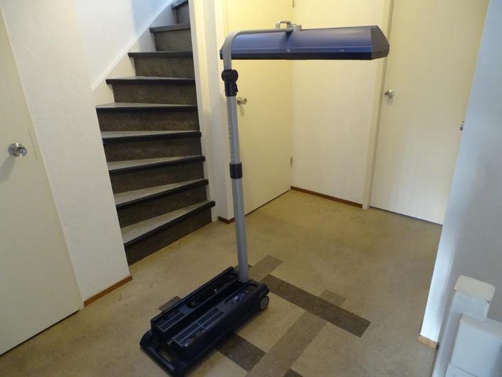 Philips zonnehemel HB824, Witgoed en Apparatuur, Zonnebanken en Gezichtsbruiners, Gebruikt, Zonnebank enkelzijdig, Minder dan 10 lampen