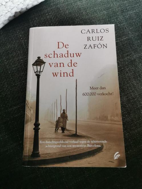 Carlos Ruiz Zafón - De schaduw van de wind, Boeken, Literatuur, Zo goed als nieuw, Ophalen of Verzenden