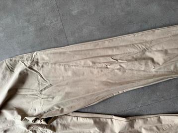 Je M’Appelle Beige Travel Pak beschikbaar voor biedingen