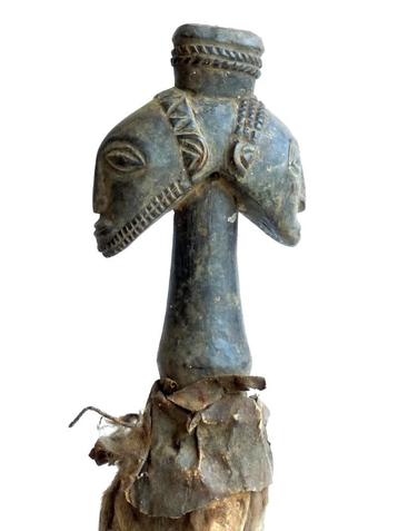 251030 - Zeldzaam oud "Kabeja makua" Hemba staf Congo. beschikbaar voor biedingen