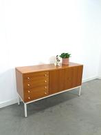 Fineer dressoir uit Zweden met wit stalen poten vintage side, Gebruikt, 100 tot 150 cm, Metaal, Vintage