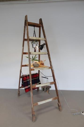 Retro vintage Tsjechische houten trap ladder, jaren 60 beschikbaar voor biedingen
