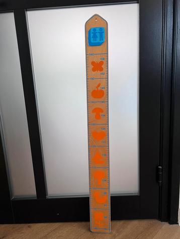 Vintage Groeimeter beschikbaar voor biedingen