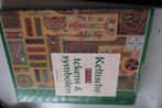Keltische tekens en symbolen ,door Lain Zaczek-1995 afm. 31x, 20e eeuw of later, Ophalen of Verzenden, Zo goed als nieuw, Lain Zaczek