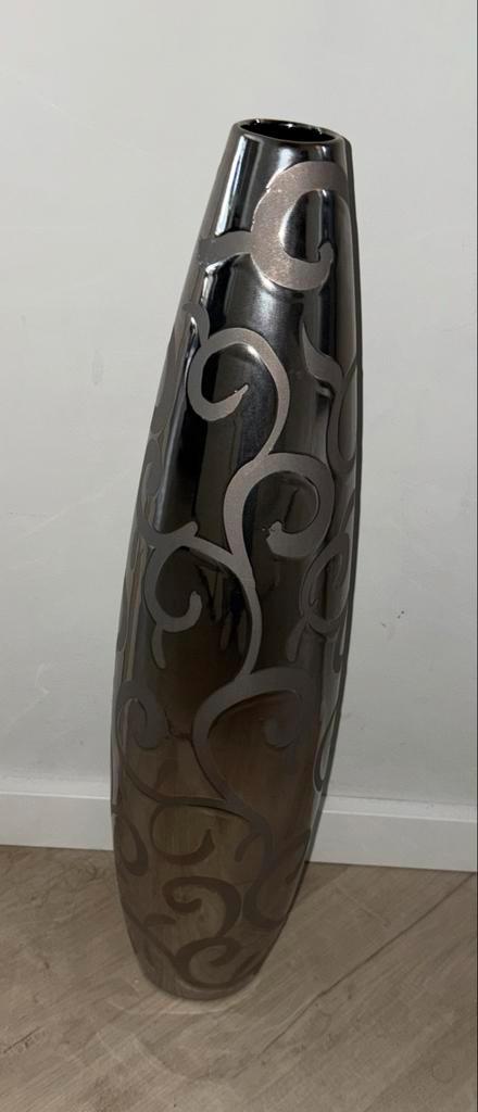 Vaas - Zo Goed Als Nieuw - 55-60 cm Todo mundo replica., Huis en Inrichting, Woonaccessoires | Vazen, Zo goed als nieuw, Zwart