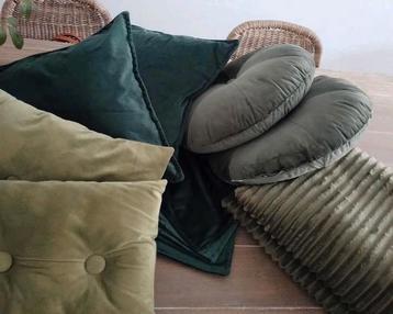 🌿16 delig 🌿 Groene plaids, kussens, kussenhoezen, vaasjes  beschikbaar voor biedingen