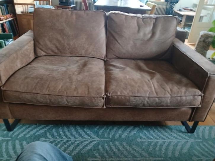 Bruinlederen bank (kunstleer) - 165cm breed, Huis en Inrichting, Banken | Bankstellen, Zo goed als nieuw, Rechte bank, Tweepersoons