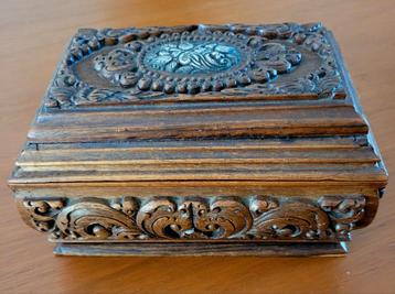 antieke houten doos rijk gestoken antiek hout beschikbaar voor biedingen