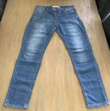 JAZLYN spijkerjeans licht blauw maat 36 met knopen beschikbaar voor biedingen