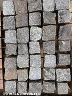 150m2 grijs antraciet natuursteen keitjes Portugees graniet, Tuin en Terras, Tegels en Klinkers, Bij dit gebruikte product niet meer te achterhalen.