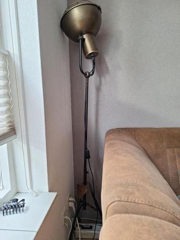 vloerlamp 156 hoog metaal  beschikbaar voor biedingen