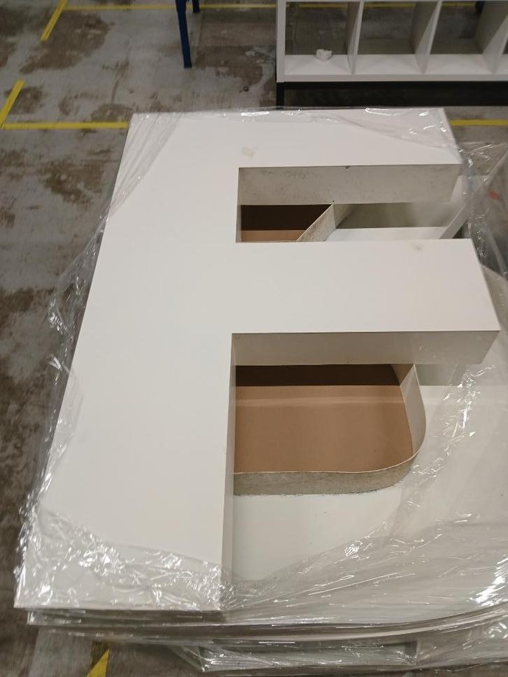Oude Reclame Design Uitstralings letters Wit - Blik, Verzamelen, Merken en Reclamevoorwerpen, Gebruikt, Reclamebord, Ophalen