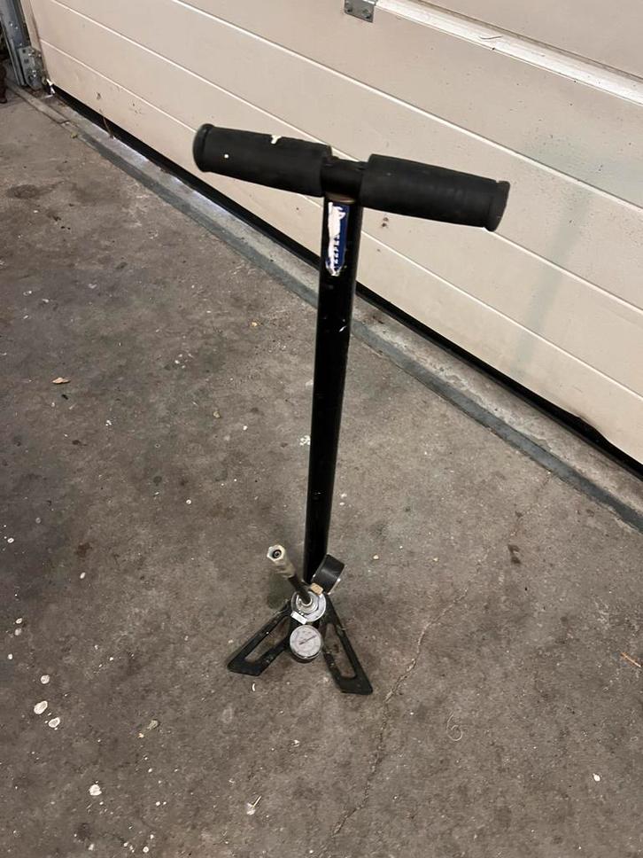 PCP Luchtbuks Pomp 200 Bar - Gebruikt, Sport en Fitness, Schietsport-accessoires, Gebruikt, Ophalen of Verzenden