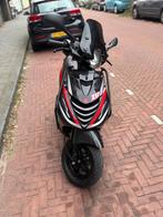 Piaggio zip 2t custom!, Fietsen en Brommers, Scooters | Piaggio, Tweetakt, Maximaal 45 km/u, Ophalen of Verzenden, Zo goed als nieuw