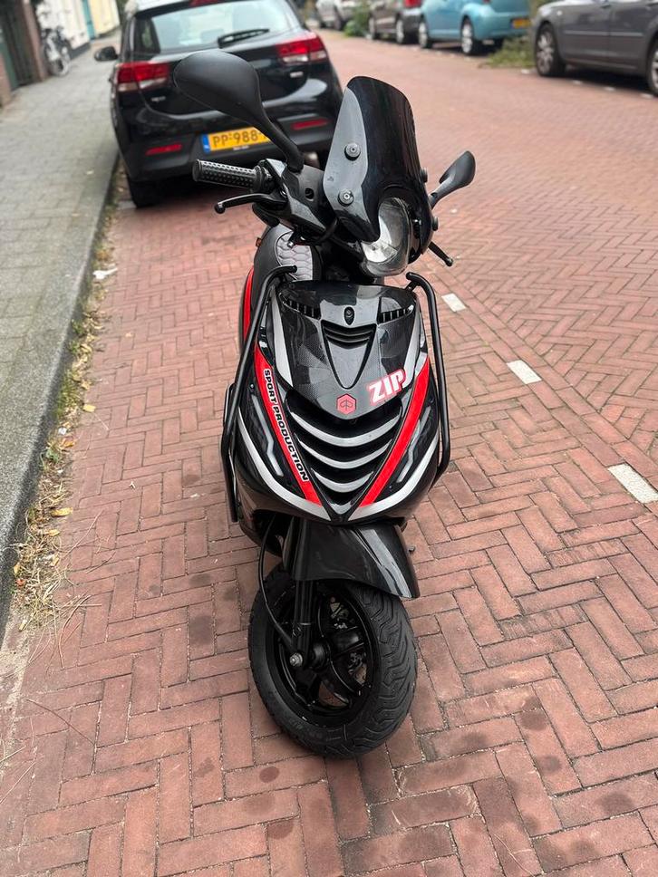 Piaggio zip 2t custom!, Fietsen en Brommers, Scooters | Piaggio, Zo goed als nieuw, Zip, Maximaal 45 km/u, Tweetakt, Ophalen of Verzenden
