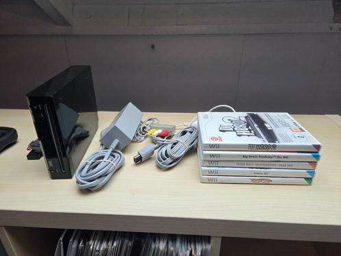 Nintendo wii + 5 spellen en extra's, Spelcomputers en Games, Spelcomputers | Nintendo Wii, Gebruikt, Met 1 controller, Ophalen of Verzenden