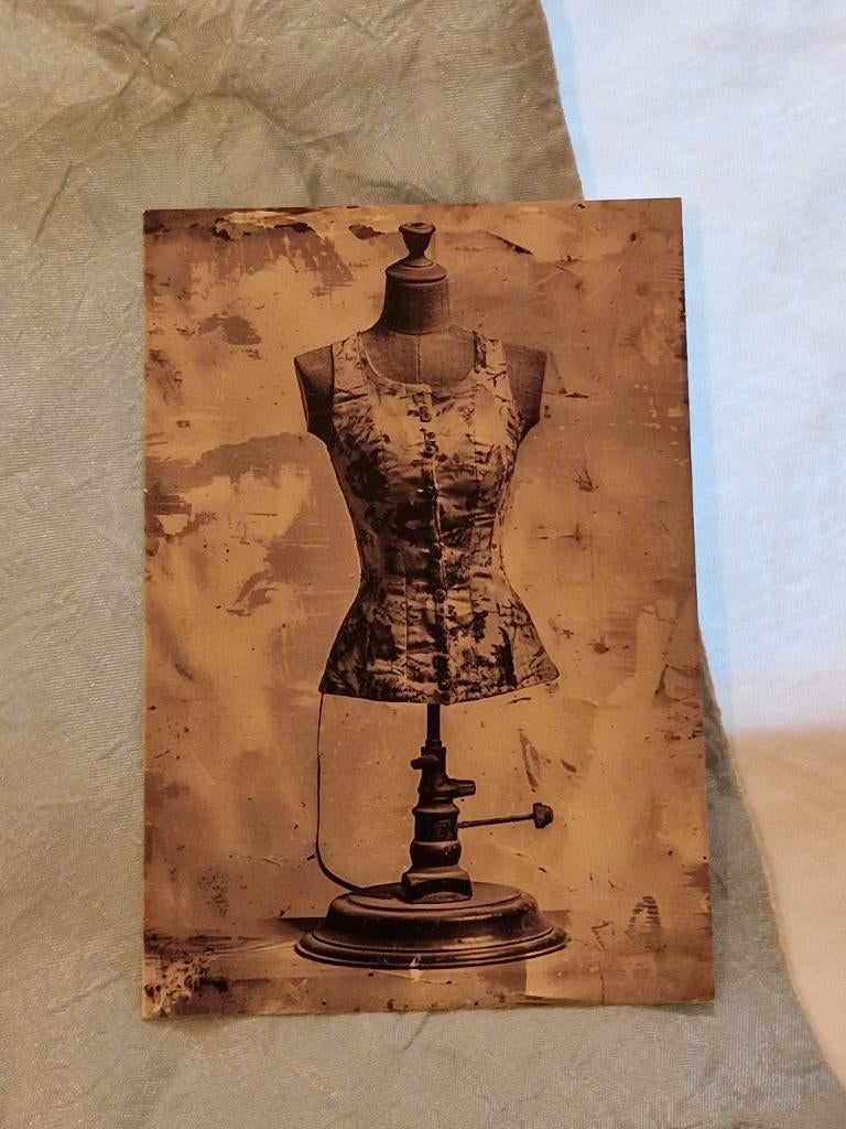 Ansichtkaart- oude foto. "Gilet/verstelbare paspop"., Ophalen of Verzenden, Nieuw