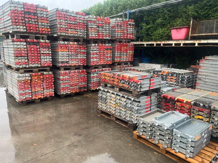 Stalen vloerdelen Layher Scafom Afix, Doe-het-zelf en Verbouw, Gereedschap | Overige machines, Gebruikt, Ophalen