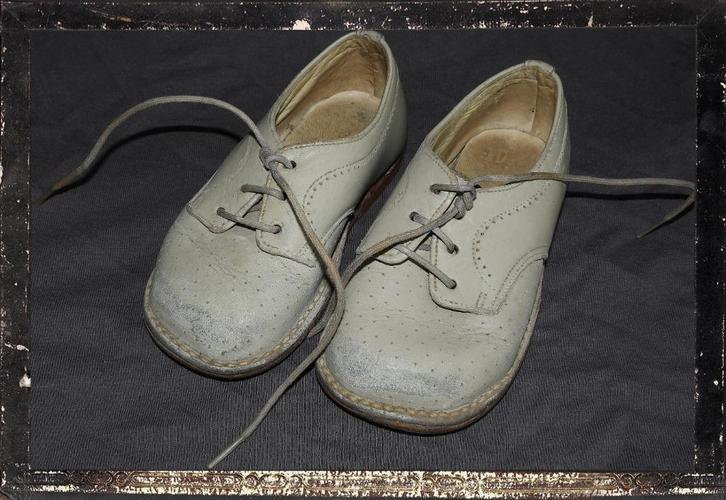 vintage leren kinderschoentjes jaren 50, Antiek en Kunst, Antiek | Kleding en Accessoires, Kinderen, Ophalen of Verzenden