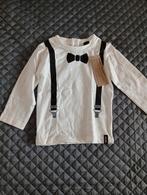 Mini - Longsleeve met bretels en vlinderdas - Maat 74, Nieuw, Ophalen of Verzenden, Mini, Jongetje